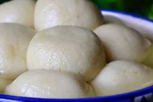 গুঁড়ো দুধের রসগোল্লা