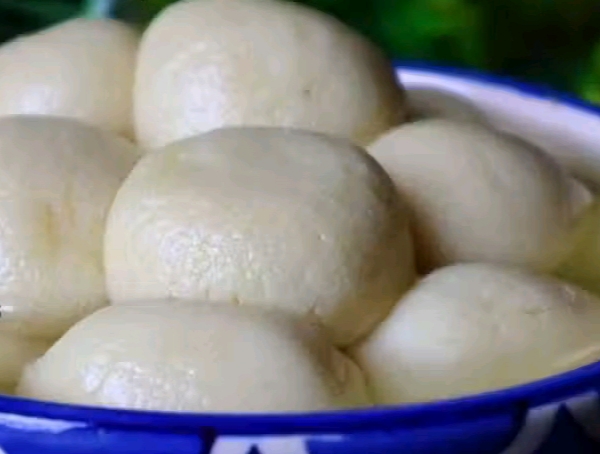 গুঁড়ো দুধের রসগোল্লা